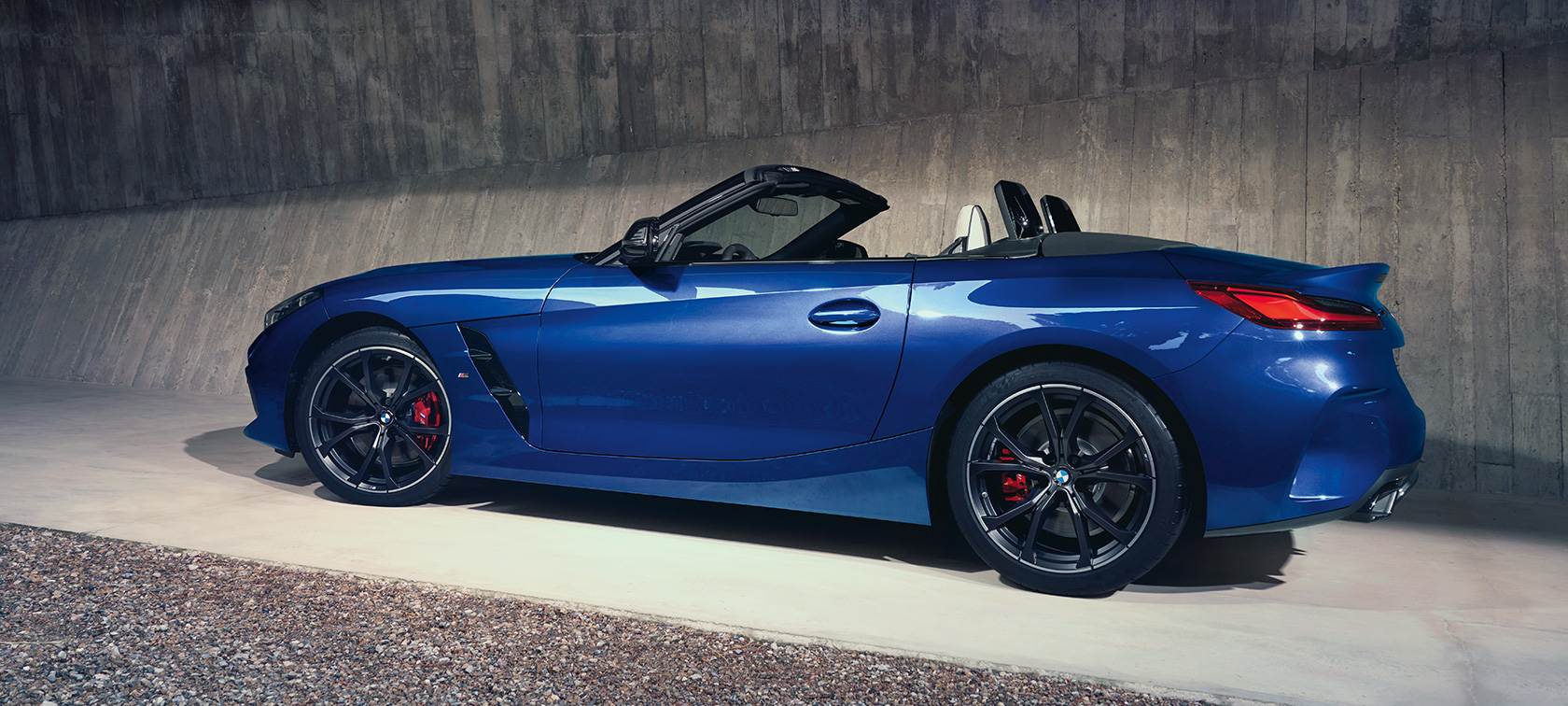 BMW Z4 M40i G29 2022 Portimao Blue exterior