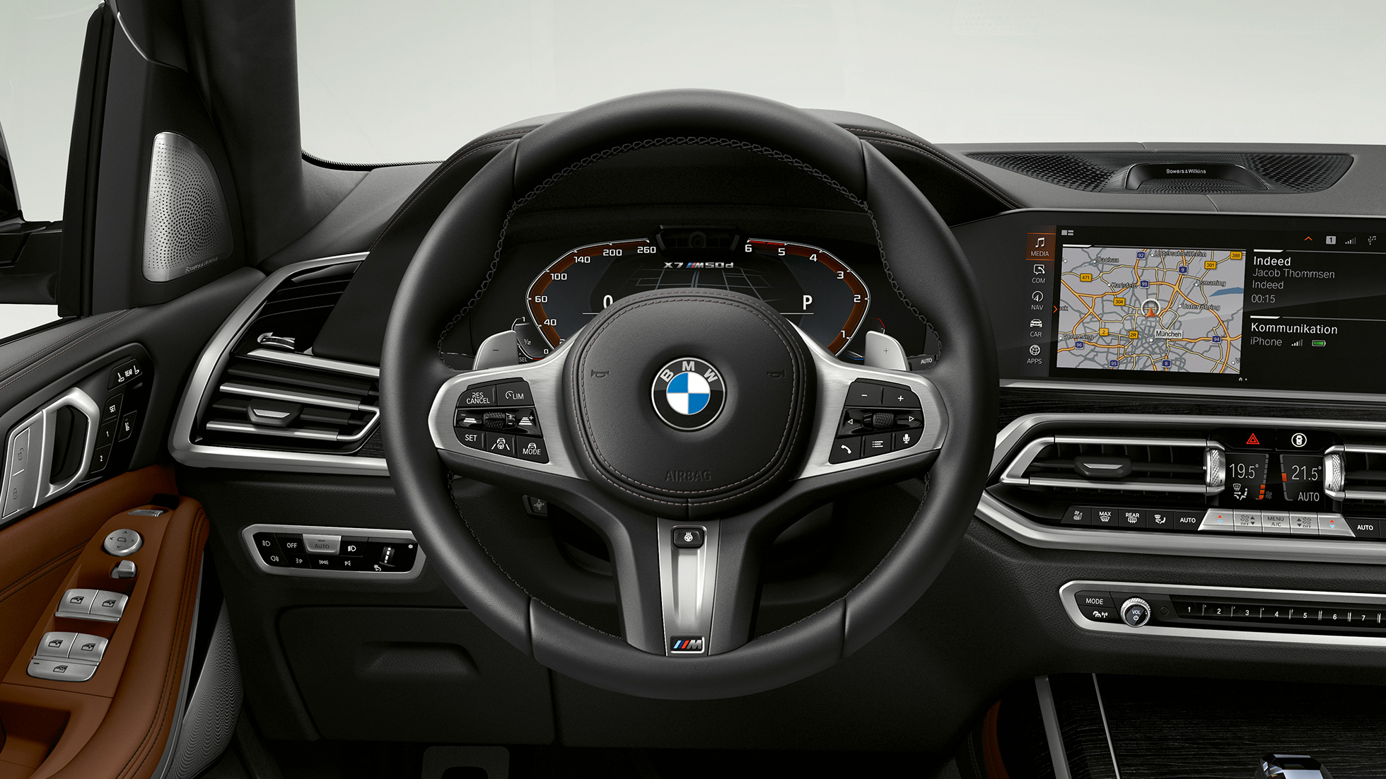 BMW X7 M50i G07 2019 cockpit close-up