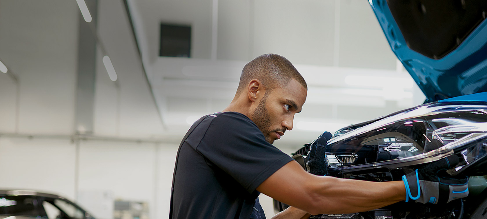 BMW Repair and Care employee service workshop